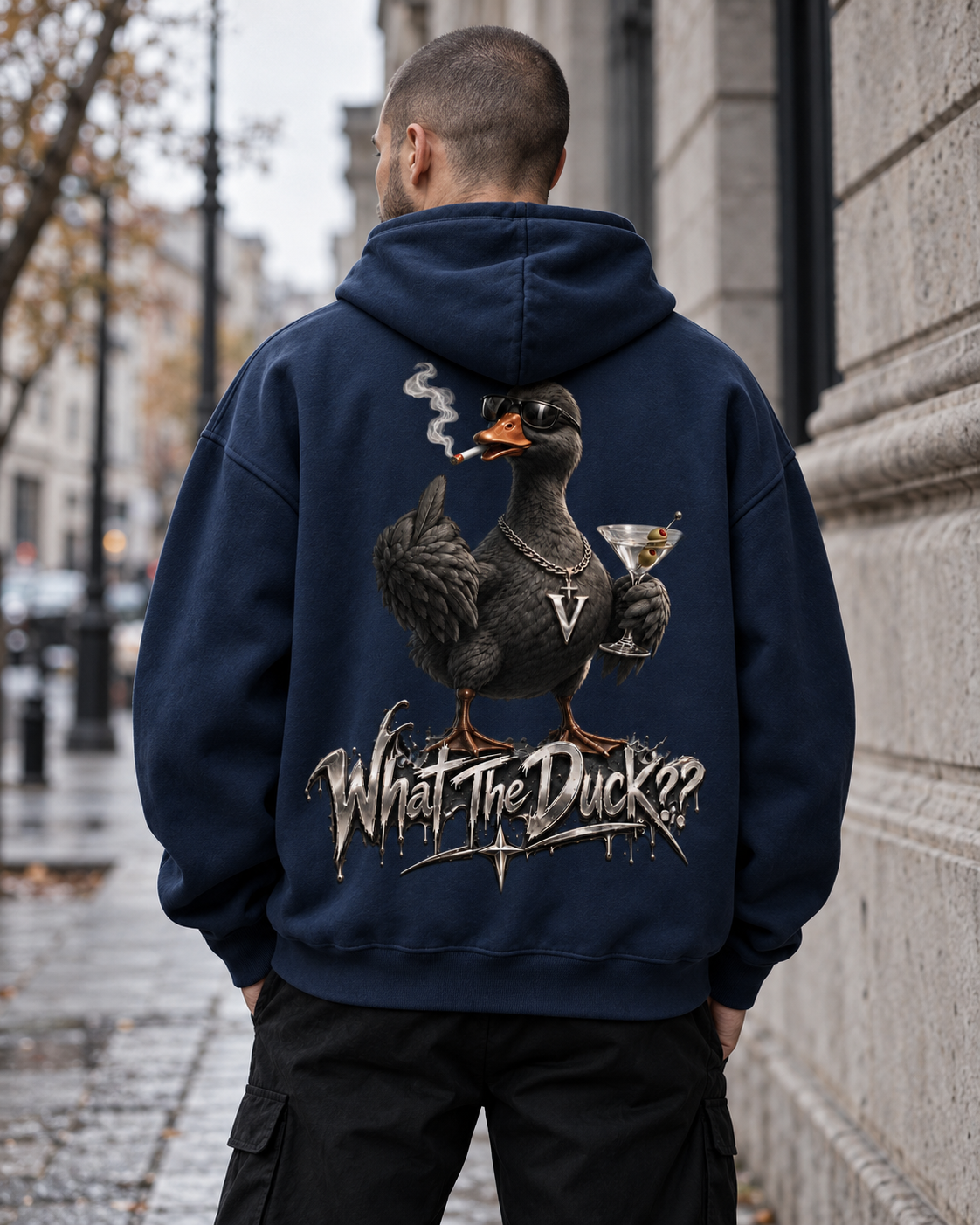 Duck Kapüşonlu Sweatshirt — mankenli konsept görsel